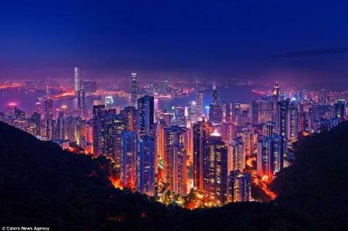 世界上2个最美丽的夜景_200个单词