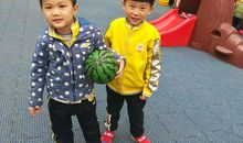 一位小男孩_2000字