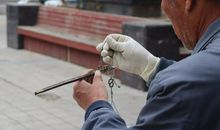 卖麦芽糖的老人