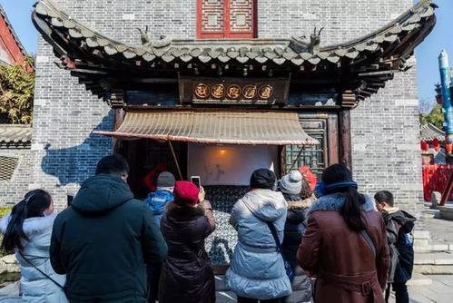在古城里寻找新年