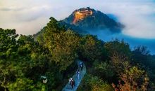 数英雄人物，还看今朝