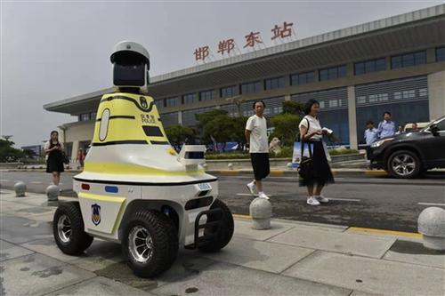 未来的交警机器人
