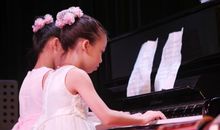 有趣的钢琴比赛