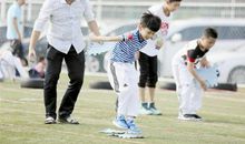 和大人一起扫雪_400字