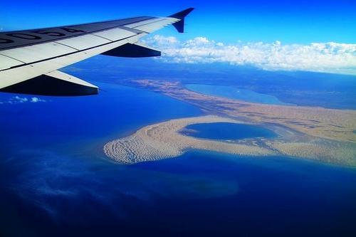 描绘青海湖风光的构图
