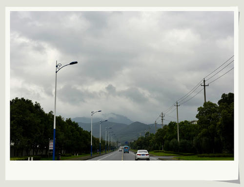 多雨的