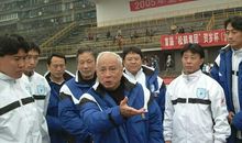 教室里报平安（猜一首都名）