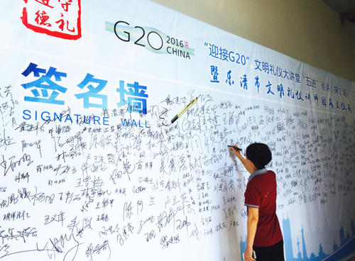 有关游戏的构成：欢迎来到future_500字