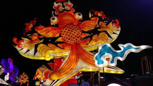 元宵节最美的一段：火树和银花的一段永不眠城_800字