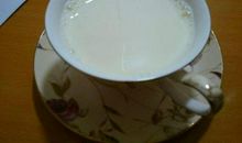 一杯温温的牛奶让我心动（作文修改与点评）_1500字