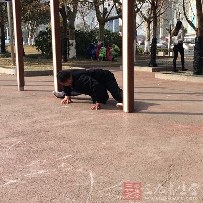 森林动物跳绳比赛