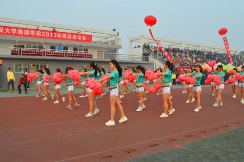 [2013夏季随笔]街头游戏_350字