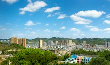 爱国作文：凝心聚力建社区安居乐业铸和谐_1500字