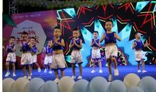 一样的舞台 演绎着不一样的梦_700字