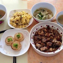 [我家人的除夕晚餐]温馨的除夕晚餐_200个单词