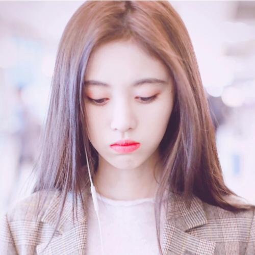 女人像母亲