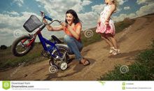 妈妈教我骑自行车