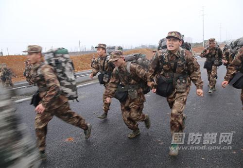 士兵在风雨中_800字