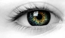 那一双不完美的眼睛