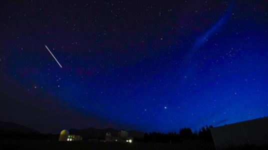追逐星星，照亮我心中的夜空