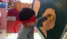 “贴鼻子”游戏