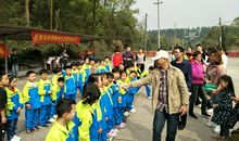 亲子活动笑点多