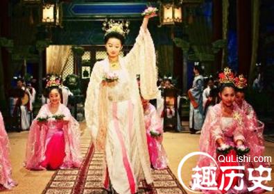 大肚皇帝窦桥妃第2章嫁给皇帝2000字