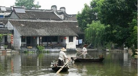 描述古代街道的构图