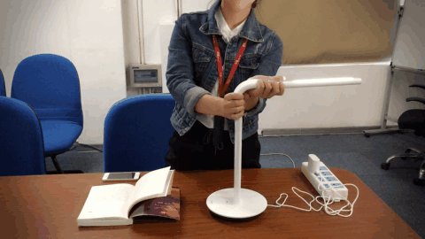 封闭式伙伴台灯
