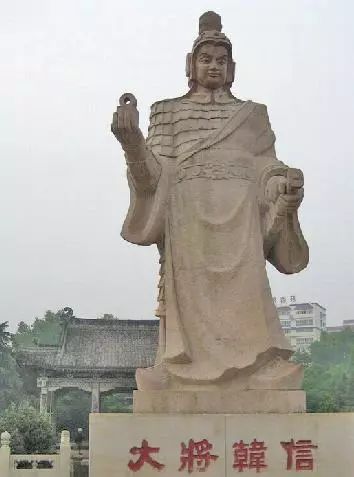 肖向国家庭