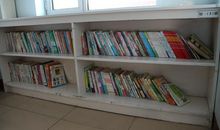 校园一角图书室