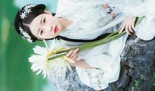 南城有佳人_400字