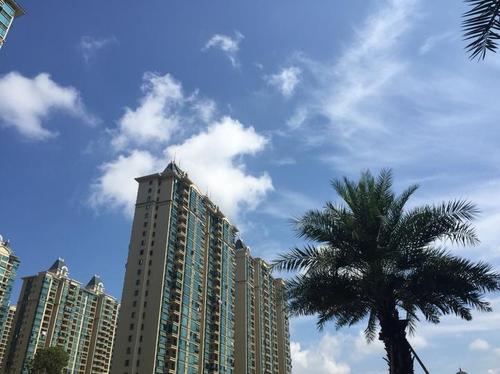院子外的天空