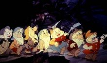 读《女孩和小矮人》有感