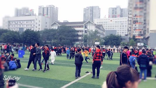 热闹的游乐场