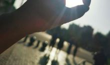 请相信乐观向上的力量