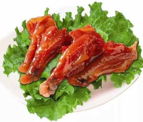 在家品尝美味的食物