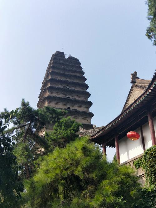 聆听历史漫步的声音