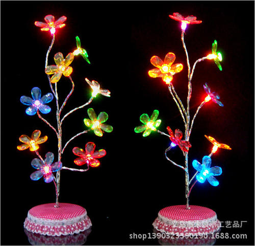 更加鲜艳美丽的野菊花