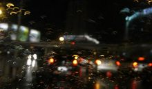 水珠折射外面的世界