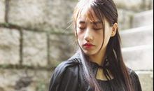 她深深地留在我的记忆中