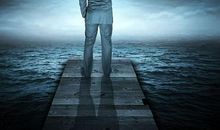 那个秋雨中的身影