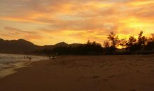 在秋末的黄昏邂逅一片风景