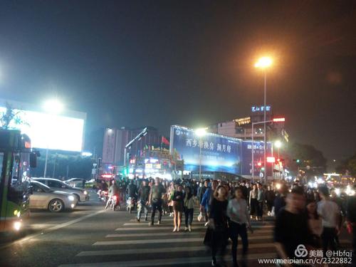 夜游美食街
