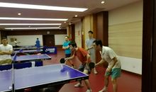 激烈的拍球比赛