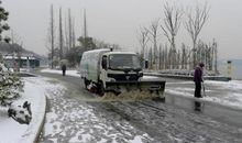 一位特殊的扫雪人