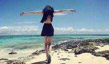 一个瘦小的背影