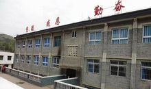 描写学校教学楼