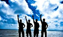 又到与君离别时