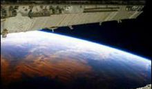 伤痕累累的地球